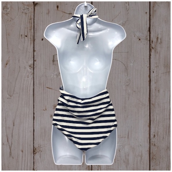 Boohoo+ Kerry Wrap Over Stripe swimsuit - Picture 4 of 5